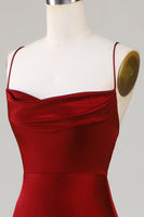 Laden Sie das Bild in den Galerie-Viewer, Meerjungfrau-Linie Wasserfall Langes Brautjungfernkleid mit Schnürung und Schlitz Burgunderrotes