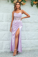 Laden Sie das Bild in den Galerie-Viewer, Meerjungfrau Spaghettiträger Flieder Korsett Brautjungfernkleid mit Schlitz