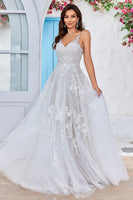 Laden Sie das Bild in den Galerie-Viewer, Rückenfreies elfenbein A-Linie Brautkleid aus Tüll mit Stickerei