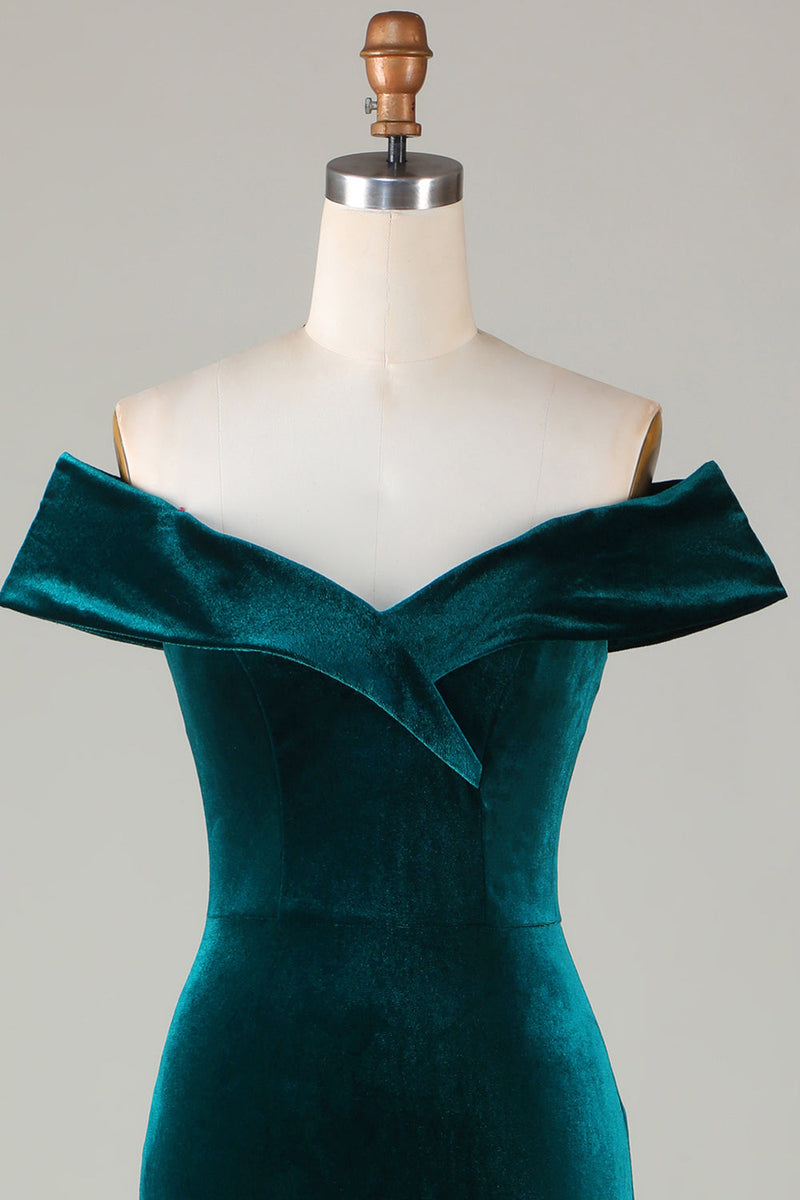 Laden Sie das Bild in den Galerie-Viewer, Schulterfreies Pfauengrünes Meerjungfrauen Brautjungfernkleid aus Samt mit Schlitz