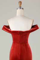 Laden Sie das Bild in den Galerie-Viewer, Schulterfreies Terrakotta Brautjungfernkleid aus Samt