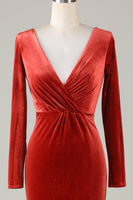 Laden Sie das Bild in den Galerie-Viewer, Samt Meerjungfrauen Terrakotta Brautjungfernkleid mit langen Ärmeln