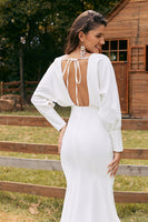 Laden Sie das Bild in den Galerie-Viewer, Einfaches elfenbein Meerjungfrauen Brautkleid mit langen Ärmeln