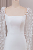 Laden Sie das Bild in den Galerie-Viewer, Elfenbein Trumpet Pinsel Schleppe Langärmeliges Brautkleid mit 3D-Applikationen