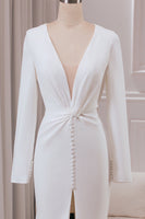 Laden Sie das Bild in den Galerie-Viewer, Elfenbein Langarm Meerjungfrauen Brautkleid mit V-Ausschnitt und Schlitz