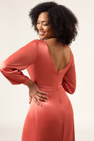 Laden Sie das Bild in den Galerie-Viewer, Terrakotta Brautjungfernkleid aus Satin mit V-Ausschnitt und Schlitz