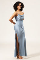 Laden Sie das Bild in den Galerie-Viewer, Staubblaues Spaghettiträger Etui Satin Langes Brautjungfernkleid