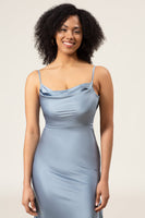 Laden Sie das Bild in den Galerie-Viewer, Staubblaues Spaghettiträger Etui Satin Langes Brautjungfernkleid