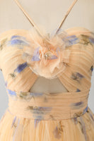 Laden Sie das Bild in den Galerie-Viewer, Gelbes A-Linie Tüll Plissee Abendkleid mit Neckholder und Stickerei