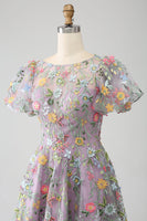 Laden Sie das Bild in den Galerie-Viewer, Lila Prinzessin Ballkleid mit kurzen Ärmeln und Stickerei