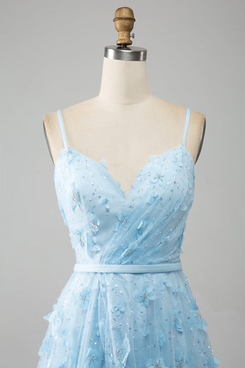 Himmelblaues Spaghettiträger Kleid mit glitzernden Perlen und 3D-Schmetterlingen