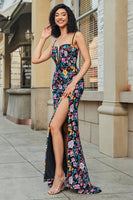 Laden Sie das Bild in den Galerie-Viewer, Schwarzes Blumen besticktes Meerjungfrauen Ballkleid mit Schlitz