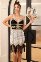 Laden Sie das Bild in den Galerie-Viewer, Weißes Paillettenfransen Etui Abiballkleid