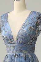 Laden Sie das Bild in den Galerie-Viewer, A Linie Tiefer V-Ausschnitt Grau Blau Übergröße Ballkleid mit Stickerei