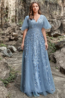 Laden Sie das Bild in den Galerie-Viewer, A-Linie V Ausschnitt Grau Blau Übergröße Ballkleid mit Applikationen