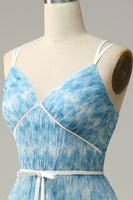 Laden Sie das Bild in den Galerie-Viewer, A-Linie Blaues bedrucktes langes Tüll Brautjungfernkleid