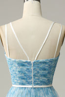 Laden Sie das Bild in den Galerie-Viewer, A-Linie Blaues bedrucktes langes Tüll Brautjungfernkleid