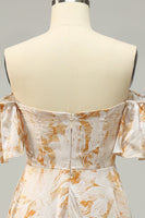 Laden Sie das Bild in den Galerie-Viewer, A-Linie Schulterfreies Gelbe Blume bedruckt Übergröße Brautjungfernkleid