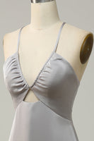 Laden Sie das Bild in den Galerie-Viewer, Graues Meerjungfrau Langes Brautjungfernkleid mit offenem Rücken