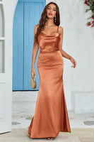 Laden Sie das Bild in den Galerie-Viewer, Einfaches kupfer Meerjungfrau rückenfreies langes Hochzeitsgastkleid