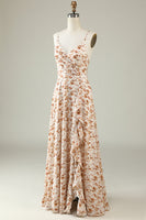 Laden Sie das Bild in den Galerie-Viewer, Weißes geblümtes Boho Brautjungfernkleid mit Rüschen