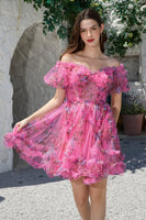 Laden Sie das Bild in den Galerie-Viewer, Schulterfreies kurzes Cocktailkleid aus fuchsia Tüll mit kurzen Ärmeln