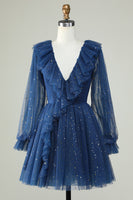 Laden Sie das Bild in den Galerie-Viewer, Marineblaues kurzes Cocktailkleid mit tiefem V-Ausschnitt und Rüschen