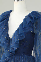 Laden Sie das Bild in den Galerie-Viewer, Marineblaues kurzes Cocktailkleid mit tiefem V-Ausschnitt und Rüschen