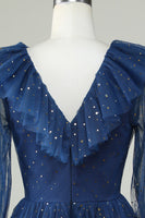 Laden Sie das Bild in den Galerie-Viewer, Marineblaues kurzes Cocktailkleid mit tiefem V-Ausschnitt und Rüschen