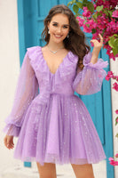 Laden Sie das Bild in den Galerie-Viewer, Marineblaues kurzes Cocktailkleid mit tiefem V-Ausschnitt und Rüschen