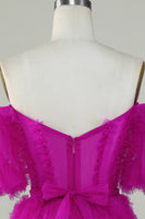 Laden Sie das Bild in den Galerie-Viewer, Stilvolles schulterfreies fuchsia Cocktailkleid aus Tüll