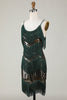Laden Sie das Bild in den Galerie-Viewer, Spaghettiträger Dunkelgrünes Glitzerkleid aus den 1920er Jahren mit Fransen
