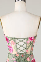 Laden Sie das Bild in den Galerie-Viewer, Herzausschnitt Schwarzes Cocktailkleid mit Applikationen