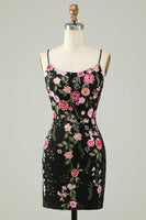 Laden Sie das Bild in den Galerie-Viewer, Schwarzes Spaghettiträger Bodycon Abiballkleid mit Applikationen