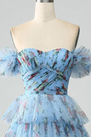 Laden Sie das Bild in den Galerie-Viewer, Wunderschönes schulterfreies langes Lavendel Ballkleid mit Drucken und Rüschen