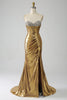 Laden Sie das Bild in den Galerie-Viewer, Goldenes trägerloses langes Ballkleid im Meerjungfrau-Stil mit Schlitz