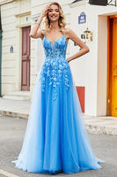 Laden Sie das Bild in den Galerie-Viewer, A-Linie Spaghettiträger blaues langes Ballkleid mit Applikationen