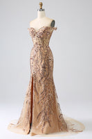 Laden Sie das Bild in den Galerie-Viewer, Glitzernde Meerjungfrau schulterfreies goldenes Korsett Ballkleid mit Schlitz