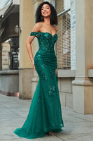 Laden Sie das Bild in den Galerie-Viewer, Meerjungfrau Schulterfreies dunkelgrünes Korsett Ballkleid mit Schlitz