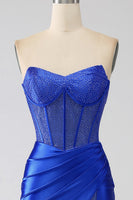 Laden Sie das Bild in den Galerie-Viewer, Meerjungfrau trägerloses königsblaues Korsett Ballkleid mit Perlen
