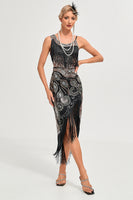 Laden Sie das Bild in den Galerie-Viewer, Glitzerndes schwarzes Pailletten fransen Asymmetrisches Gatsby Kleid aus den 1920er Jahren mit Accessoires