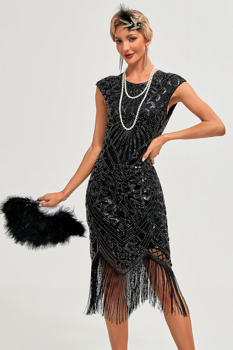Laden Sie das Bild in den Galerie-Viewer, Schwarzes ärmelloses Kleid mit Glitzerfransen aus den 1920er Jahren und Accessoires