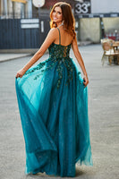 Laden Sie das Bild in den Galerie-Viewer, Wunderschönes dunkelgrünes A-Linie Ballkleid mit Applikationen und Accessoire