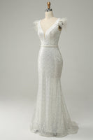Laden Sie das Bild in den Galerie-Viewer, Weiße Pailletten V-Ausschnitt Meerjungfrau langes Ballkleid mit Federn