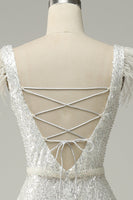 Laden Sie das Bild in den Galerie-Viewer, Weiße Pailletten V-Ausschnitt Meerjungfrau langes Ballkleid mit Federn