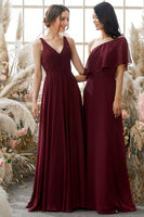 Laden Sie das Bild in den Galerie-Viewer, Burgundy V-Ausschnitt Chiffon Brautjungfernkleid