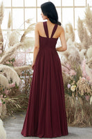 Laden Sie das Bild in den Galerie-Viewer, Burgundy Neckholder Chiffon Brautjungfernkleid