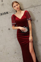 Laden Sie das Bild in den Galerie-Viewer, Dunkelgrünes Meerjungfrau Samt Abendkleid