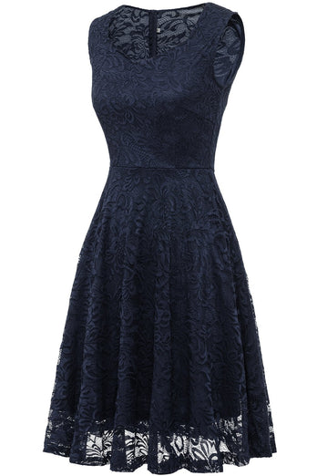 Rundhals Kleid aus marineblauer Spitze