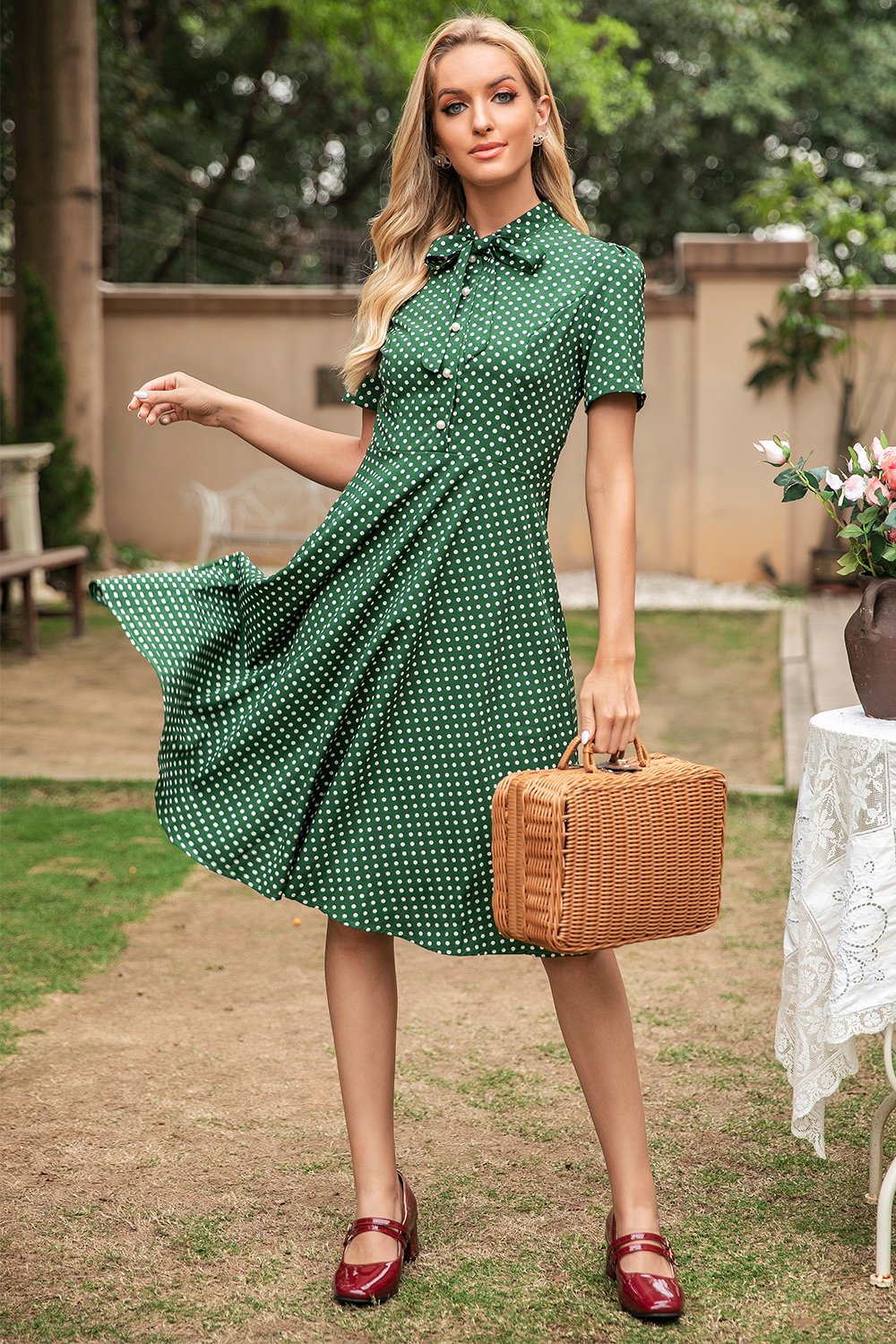 Grünes Polka Dots Vintage Sommerkleid